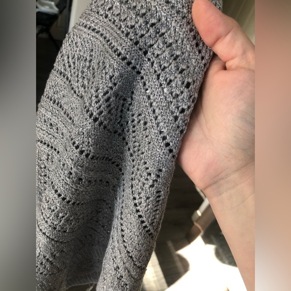 WHBM|Gray Silver thread Knit VEST, size medium, NWT•••Sleeveless sweater tank - Picture 13 of 16